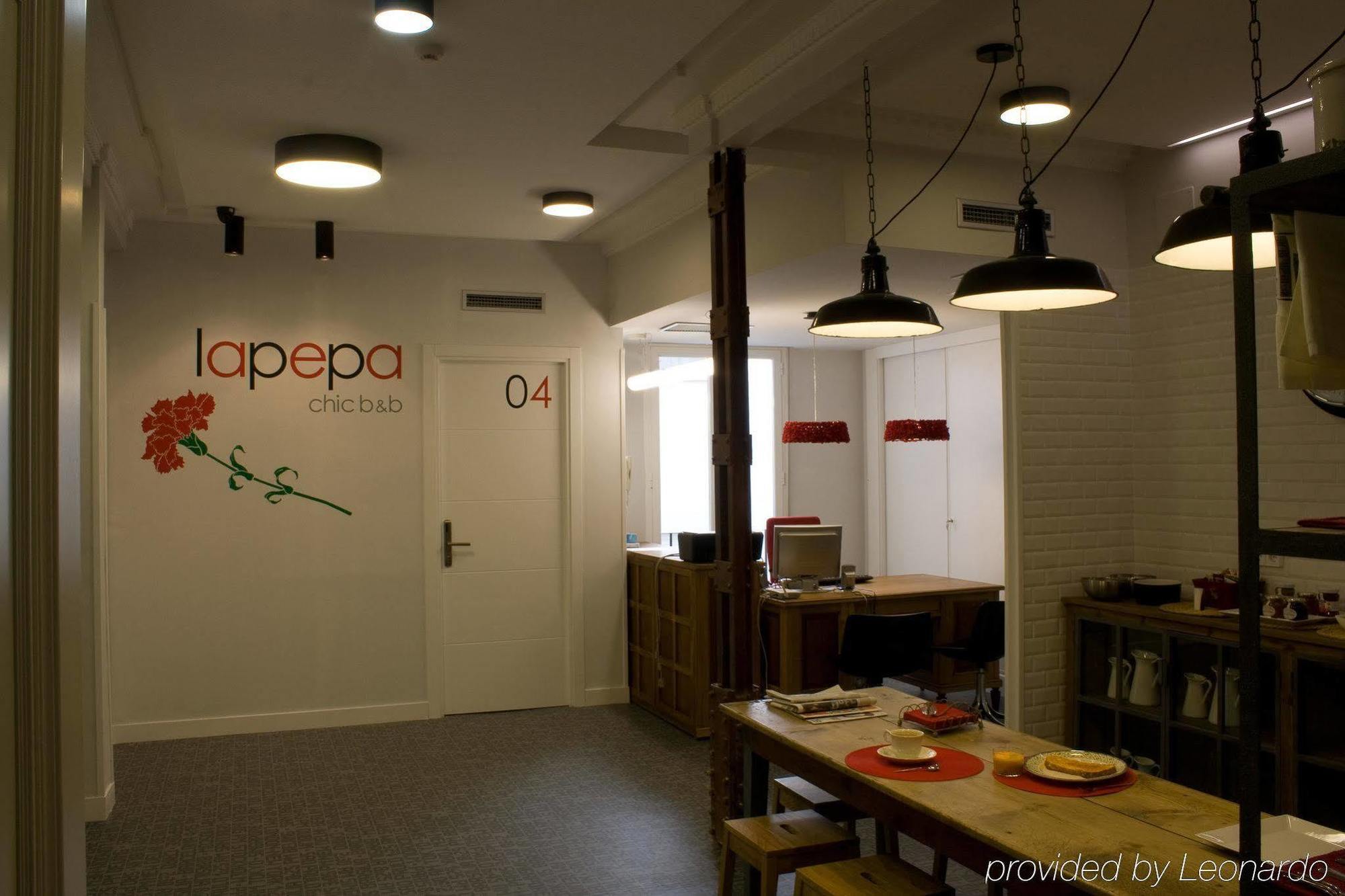 Numa Madrid Script Aparthotel Ресторант снимка